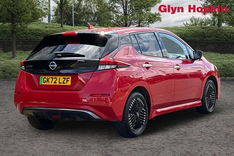 Used Nissan Leaf N-Connecta 160 kW (218 HP) 2022 Red Hatchback