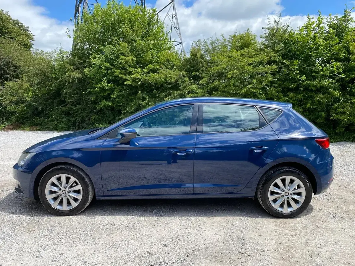 Used Seat Leon SE 115 HP (84 kW) 2019 Blue Hatchback