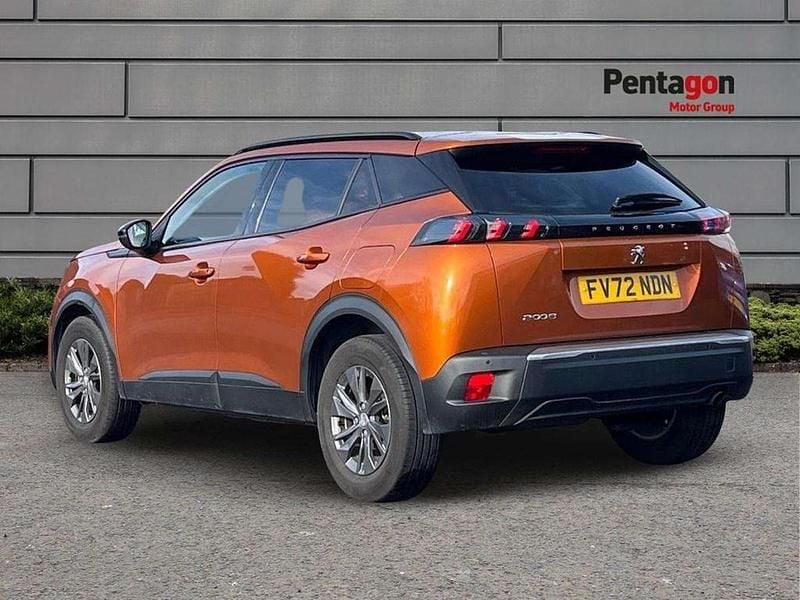 Second-hand Peugeot 2008 Active+ 99 CP (72 kW) 2022 Portocaliu SUV