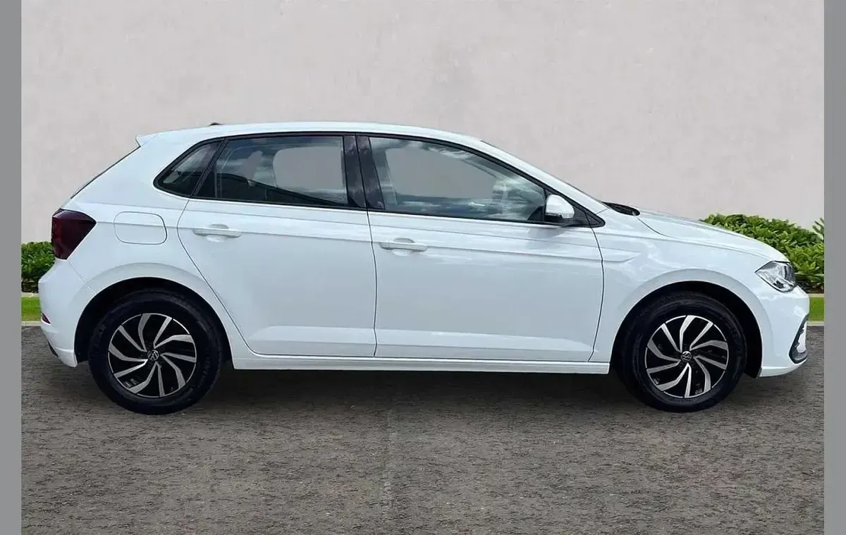 Used VW Polo Life 95 HP (69 kW) 2024 White Hatchback