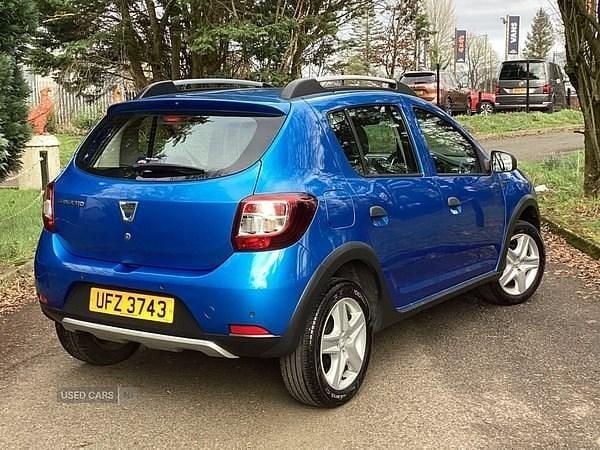 Used Dacia Sandero Lauréate 2014 Blue Hatchback