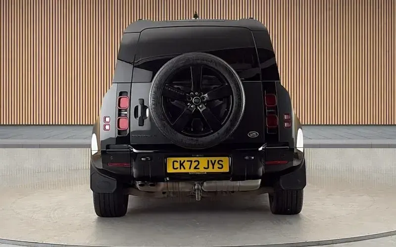 Used Land Rover Defender HSE Dynamic 300 HP (220 kW) 2024 SUV