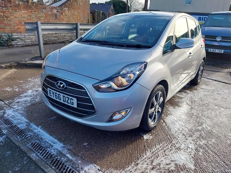 Used Hyundai ix20 SE 2016 Silver Hatchback