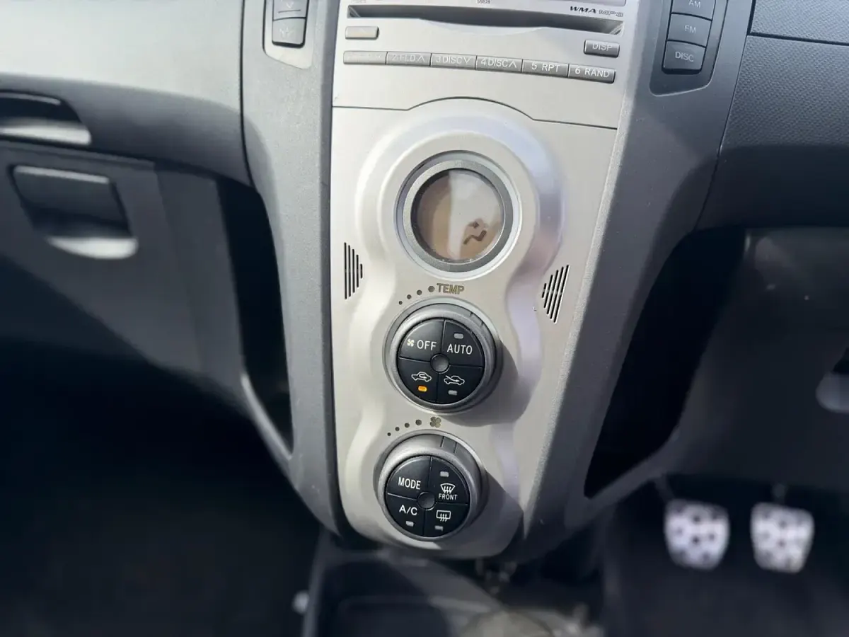 Used Toyota Yaris SR 133 HP (97 kW) 2007 Grey Hatchback