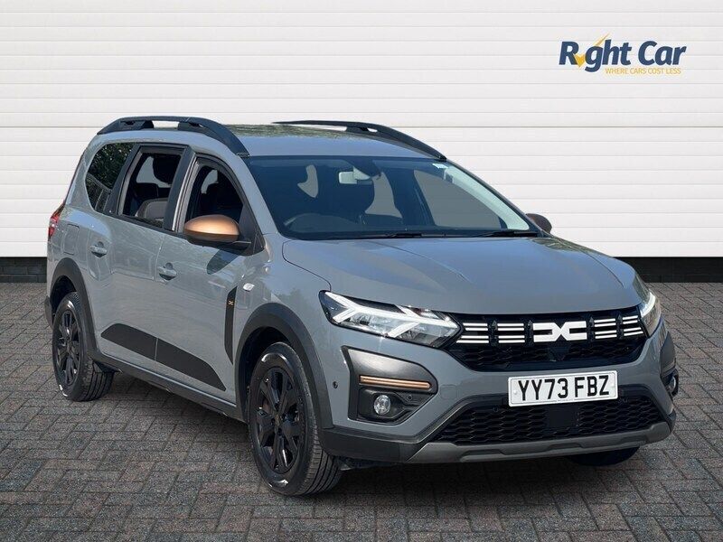 Urban grey Used 2023 Dacia Jogger Extreme MPV | £16,499 (Fair price) - Image 1/4