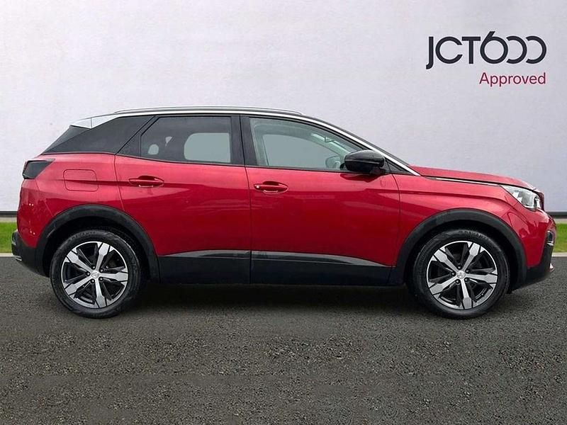 Used Peugeot 3008 Active 130 HP (95 kW) 2018 Red SUV