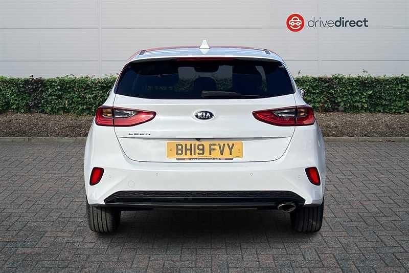 Used Kia Ceed 140 HP (102 kW) 2019 White Hatchback