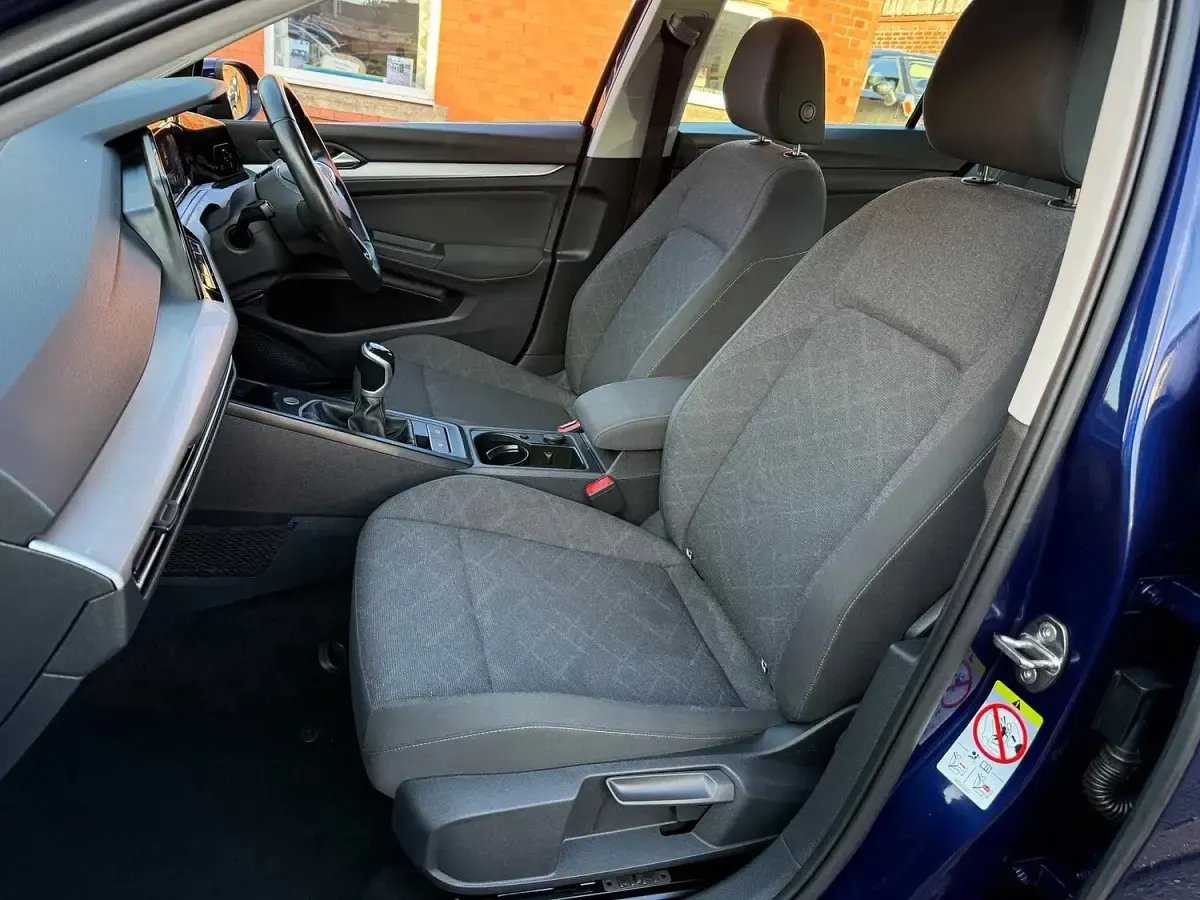 Used VW Golf VIII S 115 HP (84 kW) 2022 Blue Hatchback