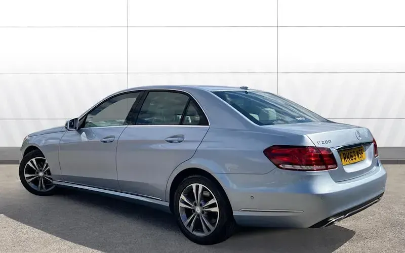 Used Mercedes E200 SE 184 HP (135 kW) 2013 Silver Sedan