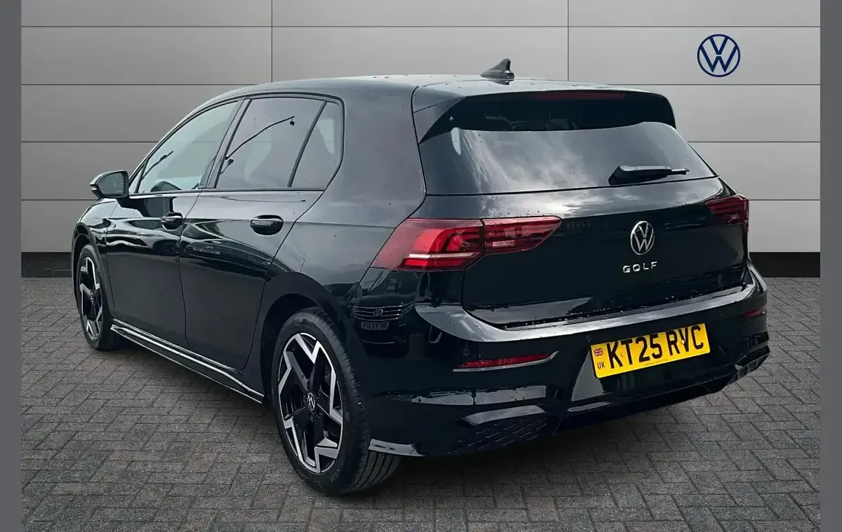 Used VW Golf VIII R-line 150 HP (110 kW) 2025 Black Hatchback