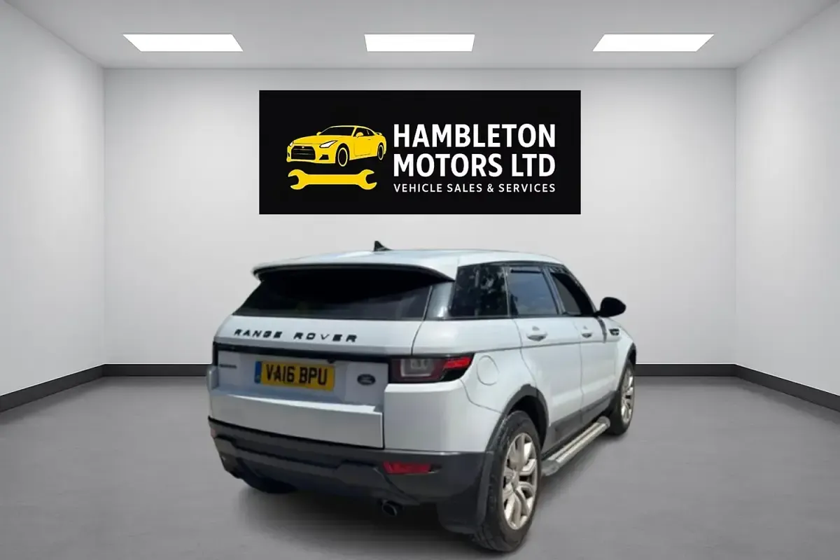 Used Land Rover Range Rover evoque SE 2016 White Estate