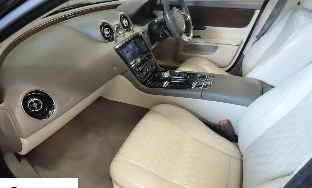 Used Jaguar XJ Portfolio 300 HP (220 kW) 2017 Black Sedan
