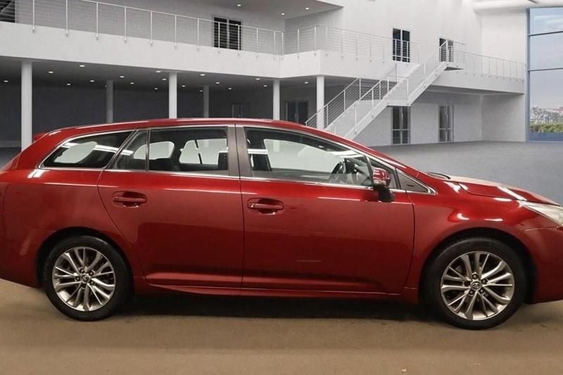 Tokyo red Used 2017 Toyota Avensis Business Edition Estate | £10,975 (A bit pricey) - Image 1/1