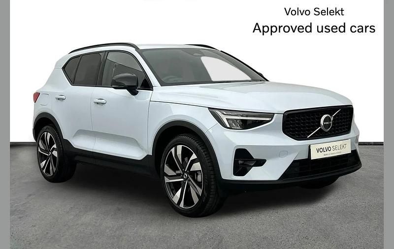 Used Volvo XC40 Plus 194 HP (142 kW) 2025 Blue SUV