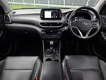 Used Hyundai Tucson Premium 115 HP (84 kW) 2018 White SUV