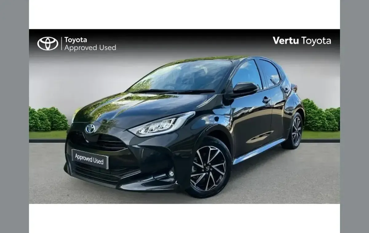 Used Toyota Yaris Design 116 HP (85 kW) 2023 Black Hatchback