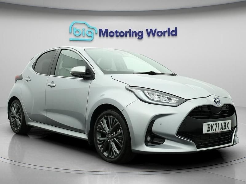 Silver Used 2021 Toyota Yaris Hybrid Hatchback | £17,400 (Fair price) - Image 1/4