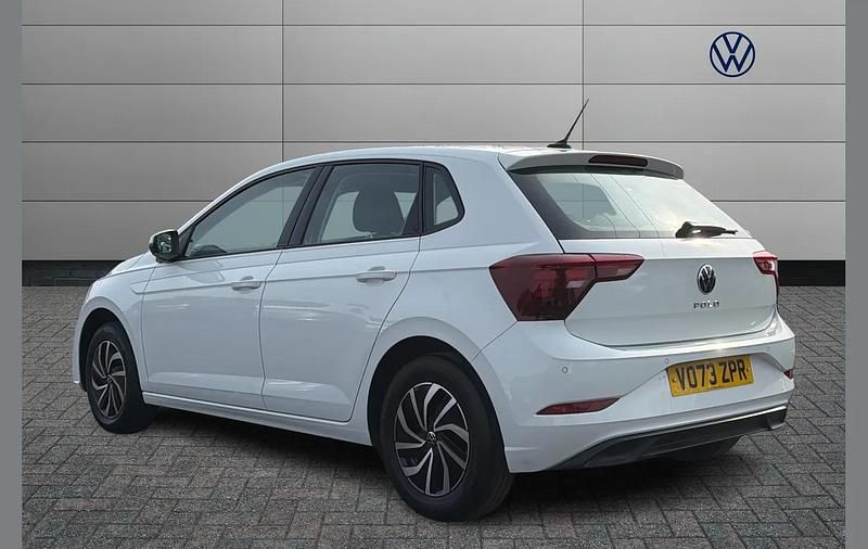 Used VW Polo Life 80 HP (58 kW) 2023 White Hatchback