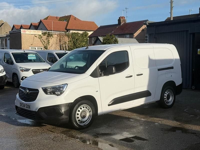 Used Vauxhall Combo 100 HP (73 kW) 2024 White MPV