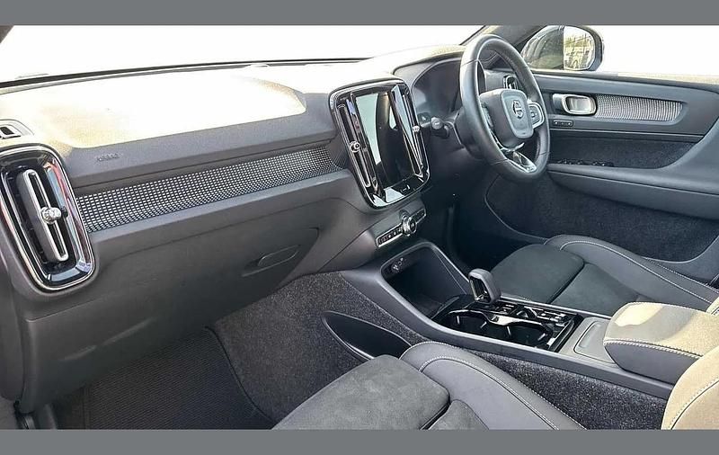 Used Volvo XC40 Plus 161 HP (118 kW) 2025 Black SUV