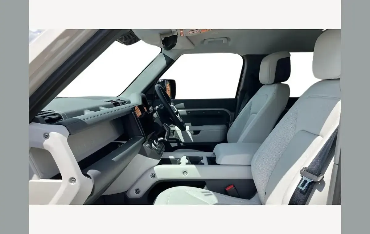 Used Land Rover Defender HSE Dynamic 250 HP (183 kW) 2026 Grey SUV