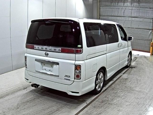 Used Nissan Elgrand 2010 White
