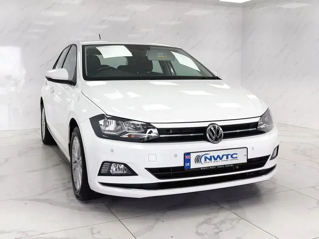 Used VW Polo SEL 95 HP (69 kW) 2018 White Hatchback