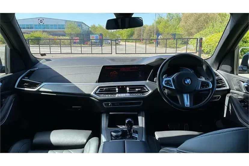Used BMW X5 M Sport 286 HP (210 kW) 2023 Black sapphire metallic paint SUV