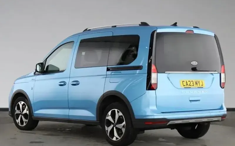 Used Ford Tourneo Connect Active 122 HP (89 kW) 2023 Blue MPV