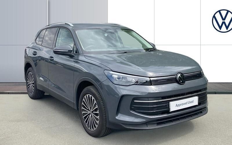 Used 2026 VW Tiguan Match SUV | £30,991 (Good price) - Image 1/4