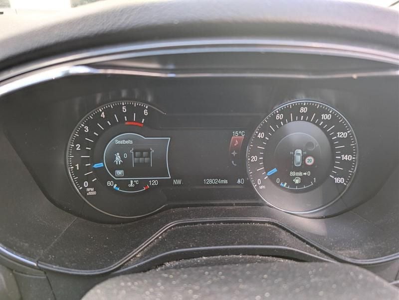 Used Ford Mondeo Titanium 180 HP (132 kW) 2016 White Estate