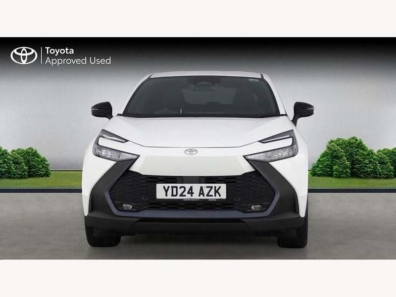 Used Toyota C-HR Design 220 HP (161 kW) 2024 White SUV