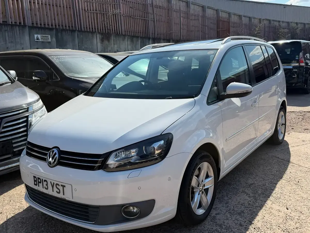 Used VW Touran 2013 White MPV
