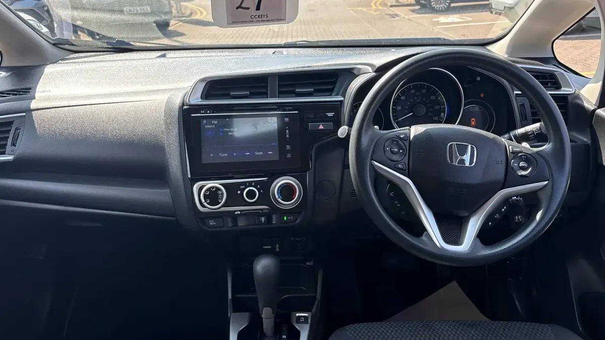 Used Honda Jazz SE 102 HP (75 kW) 2018 Grey Hatchback