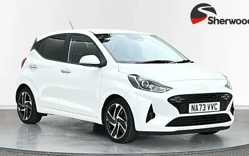 Used Hyundai i10 Premium 67 HP (49 kW) 2023 Hatchback