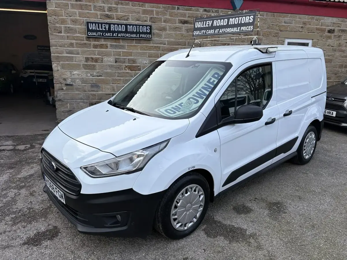 Used Ford Transit Connect 100 HP (73 kW) 2018 White MPV