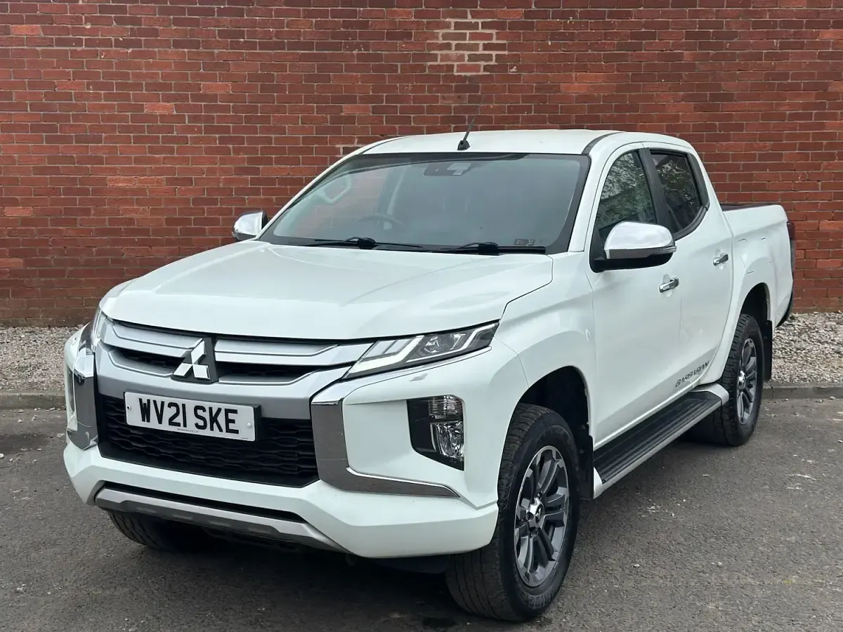 Used Mitsubishi L200 150 HP (110 kW) 2021 White Pickup