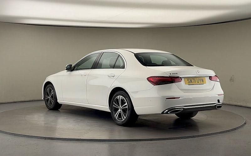 Used Mercedes E200 197 HP (144 kW) 2022 Sedan