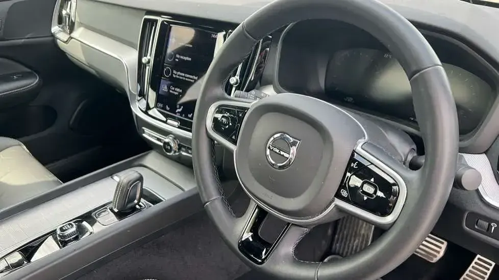 Used Volvo S60 R-Design 247 HP (181 kW) 2022 Grey Sedan
