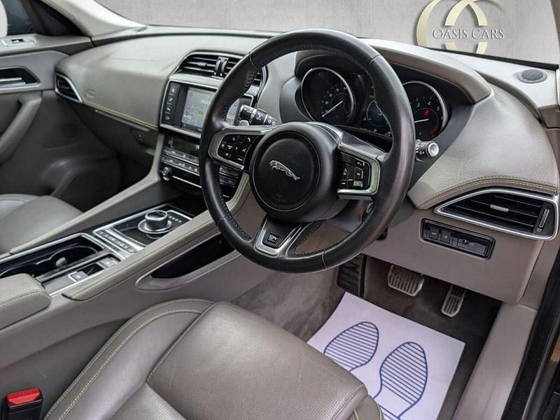 Used Jaguar F-Pace R-Sport 250 HP (183 kW) 2018 Grey SUV