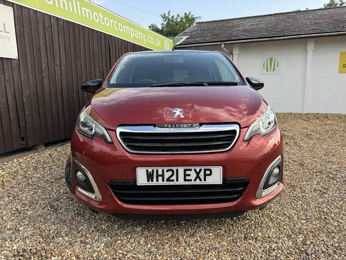 Used Peugeot 108 Active 72 HP (52 kW) 2021 Red Hatchback