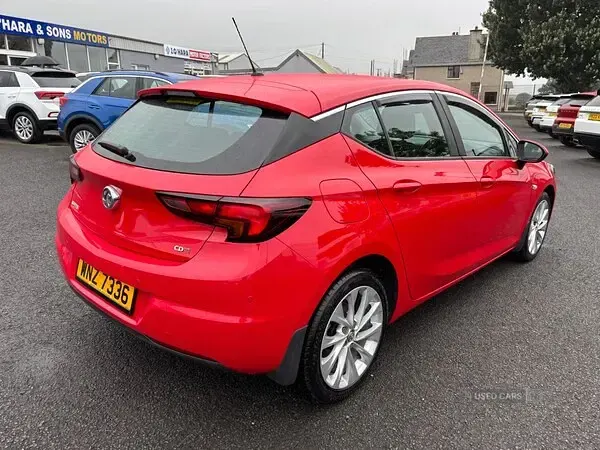 Used Vauxhall Astra 110 HP (80 kW) 2017 Red Hatchback