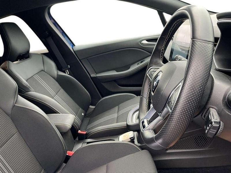 Used Renault Clio V Engineered 143 HP (105 kW) 2023 Blue Hatchback