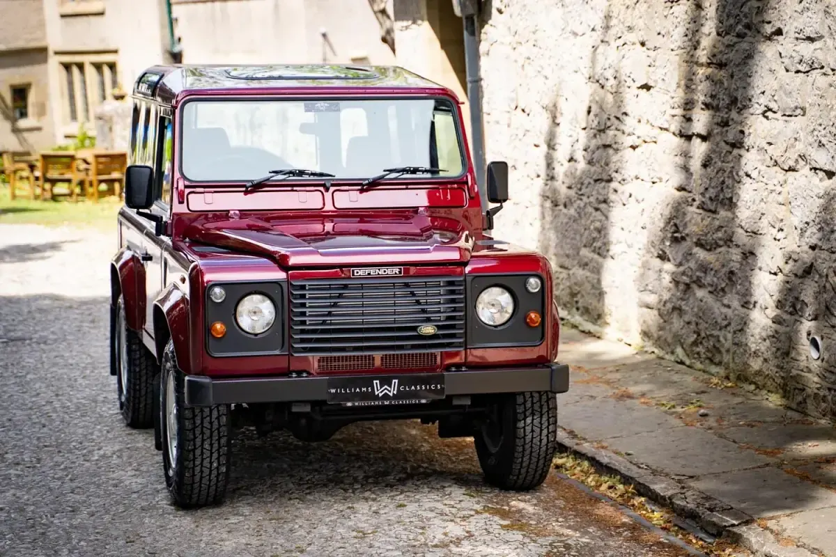 Used Land Rover Defender 2000 Red SUV