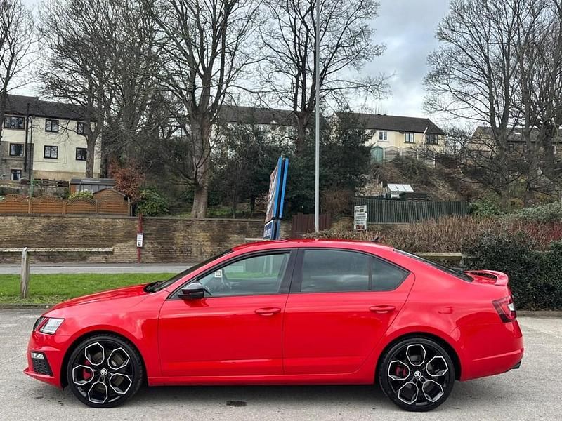 Used Skoda Octavia vRS 245 HP (180 kW) 2018 Red Hatchback