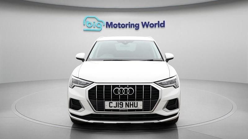 Used Audi Q3 Sport 150 HP (110 kW) 2019 White SUV