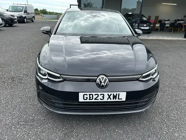Used VW Golf VIII Life 150 HP (110 kW) 2023 Black Hatchback