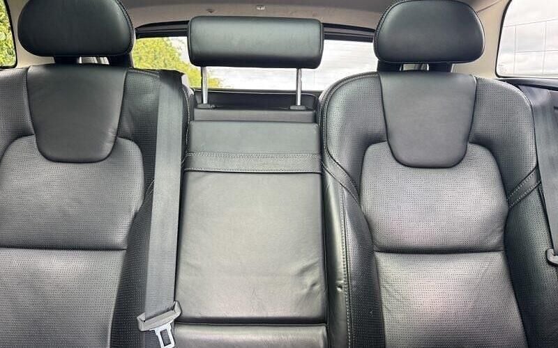 Used Volvo XC60 Inscription 254 HP (186 kW) 2017 Silver SUV