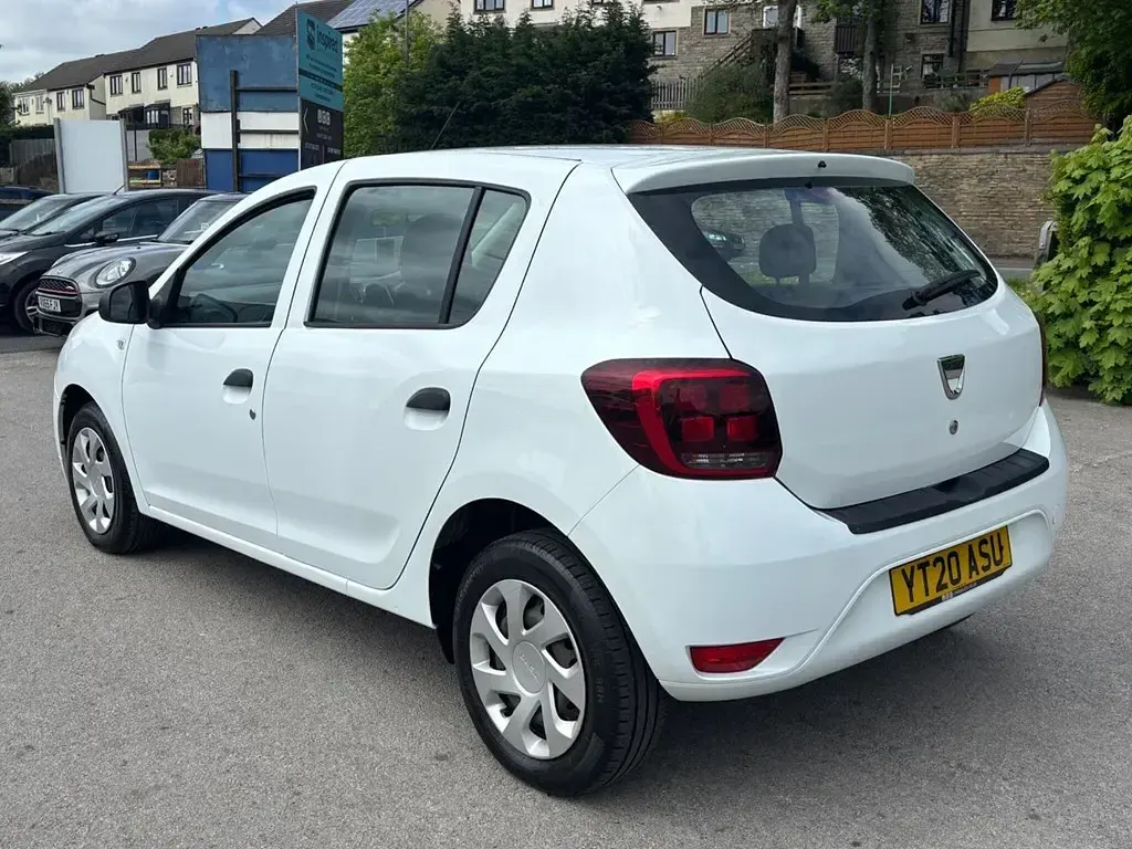 Gebraucht Dacia Sandero Essentiel 2020 Weiß Kleinwagen