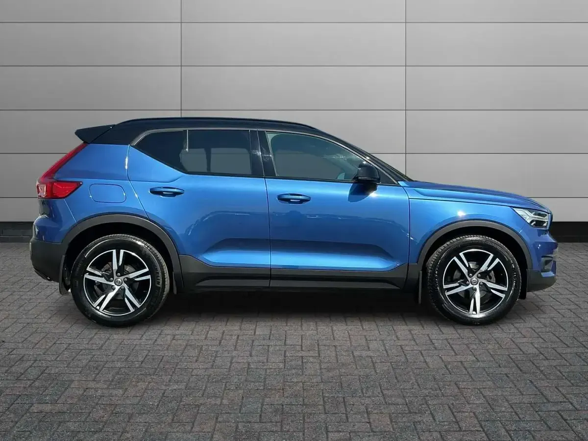 Used Volvo XC40 R-Design 161 HP (118 kW) 2021 SUV